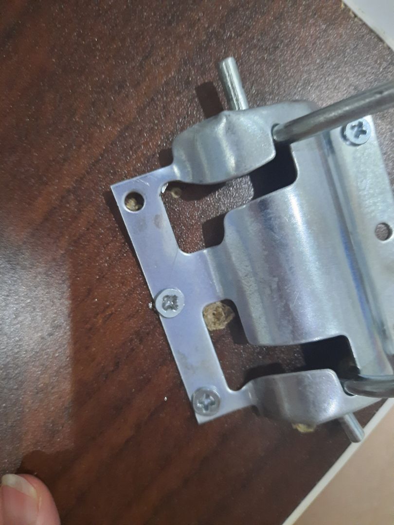 cái bàn bị lỗi, rất khấp khễnh, không chắc chắn, đợi đổi trả chắc mua cái bàn mới cho rồi