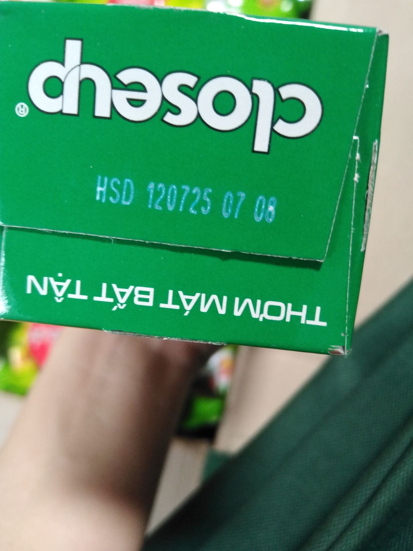 Giao nhanh, chất kem hơi lỏng,mà sao mình thấy đánh không được sạch lắm nhỉ