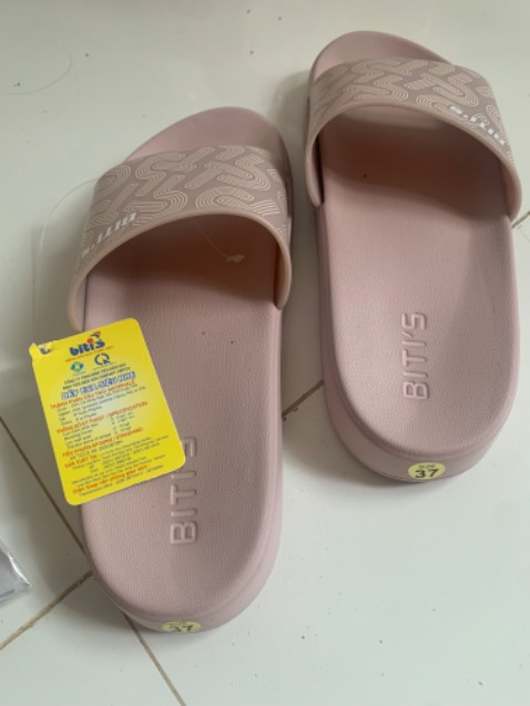 Dếp rất êm,như mô tả,rất đáng tiền!cách gửi của shop rất là dễ thương!