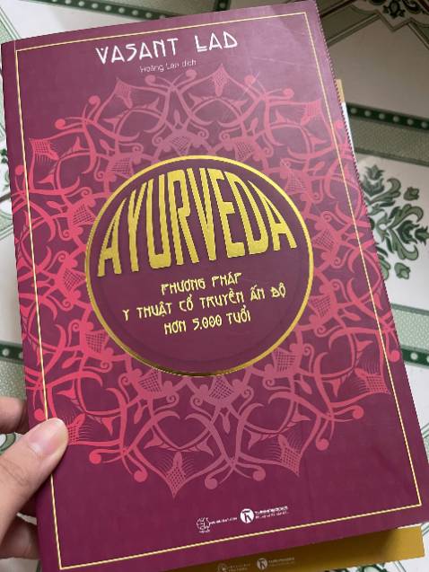 Tiki đóng gói sạch sẽ, rất đẹp và chỉn chu luôn. Mới nhận hàng chưa đọc cuốn này nên chưa biết như thế nào nhưng nhìn gói hàng là ưng liền gòi.