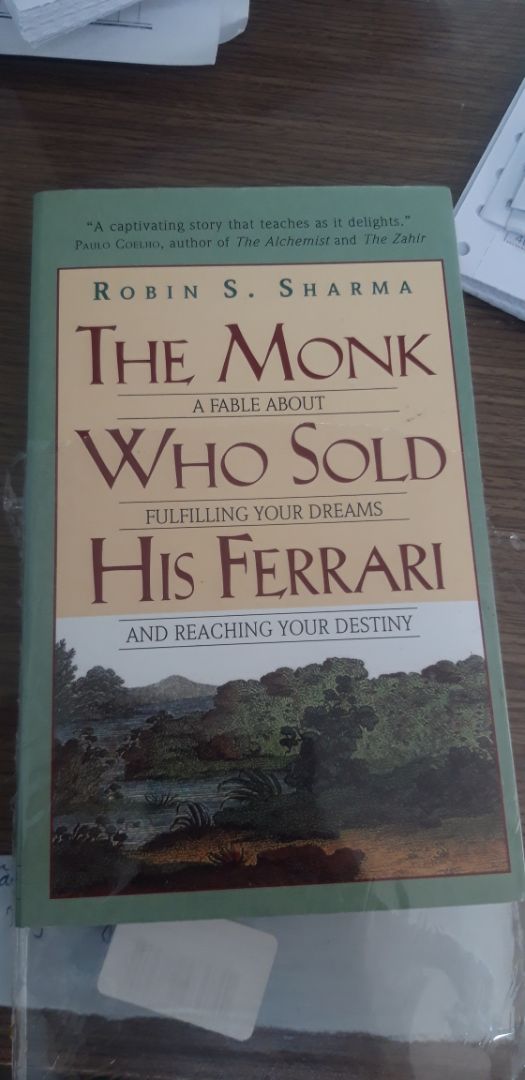 Giao hàng nhanh, nhân viên thân thiện. Sách nguyên vẹn, không rách không móp góc, giấy in màu ngà rất tốt cho mắt, kích thước 17×10.5×1.5. Nội dung tác phẩm hay, truyền động lực.