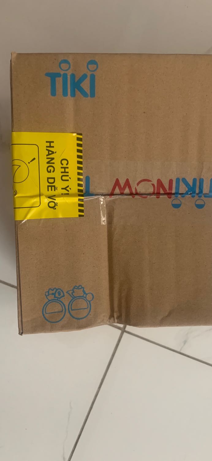 Giao hàng rất nhanh chỉ khoảng 1 tiếng sau là nhận được. Đóng gói có hộp ngoài cẩn thận nên rất oke... Chất lượng thì mình chưa mở ra nên chưa biết. Nói chung là rất ổn, giao nhanh cũng tiện. Nên mua.. Giao hàng rất nhanh chỉ khoảng 1 tiếng sau là nhận được. Đóng gói có hộp ngoài cẩn thận nên rất oke... Chất lượng thì mình chưa mở ra nên chưa biết. Nói chung là rất ổn, giao nhanh cũng tiện. Nên mua..