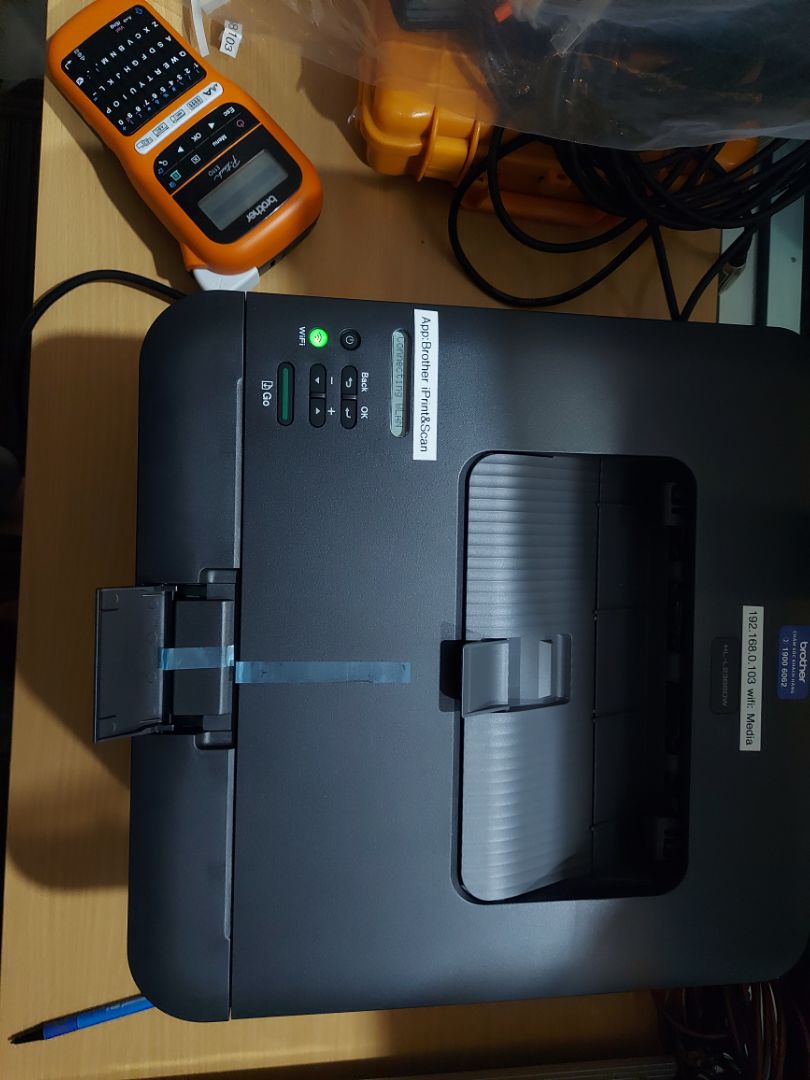 Máy mới nhận thấy ổn, có cái bộ nhớ tạm hởi nhỏ nên thử in file hình trắng đen máy báo hết bộ nhớ. Tiki giao hàng cũng nhanh