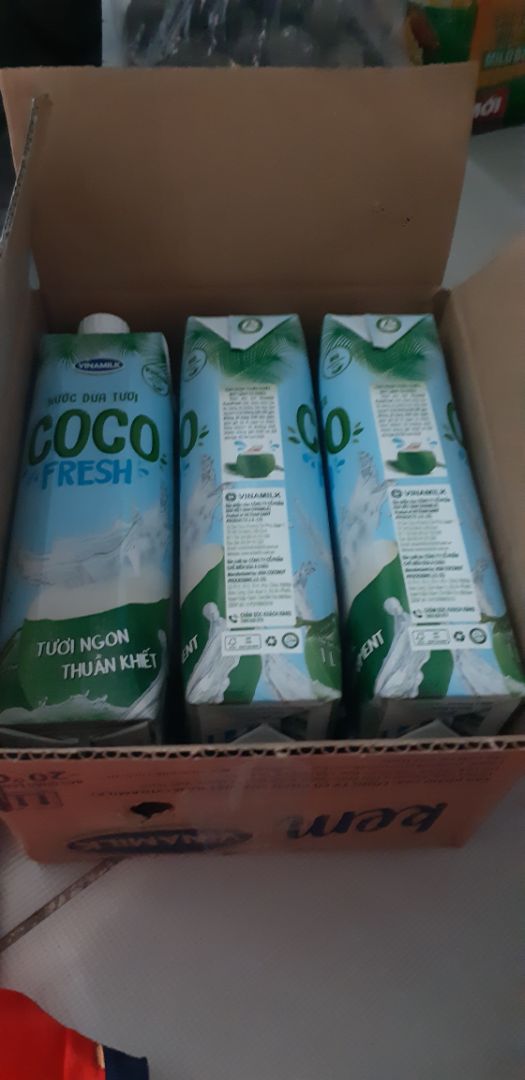 mua 6 hộp sữa tươi ko đg, shop lại giao 6 hộp nc dừa tươi coco. thật thất vọng