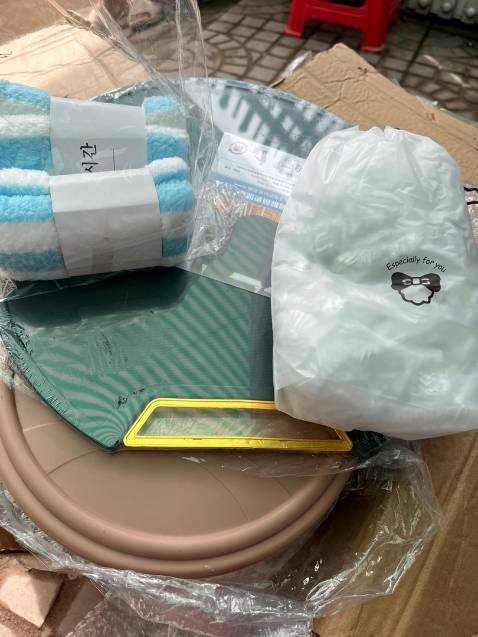 Shop giao hàng nhanh , đóng gói kỹ lắm ạ , thớt to hơn mình tưởng tượng nhiều luôn ý Shop giao hàng nhanh , đóng gói kỹ lắm ạ , thớt to hơn mình tưởng tượng nhiều luôn ý