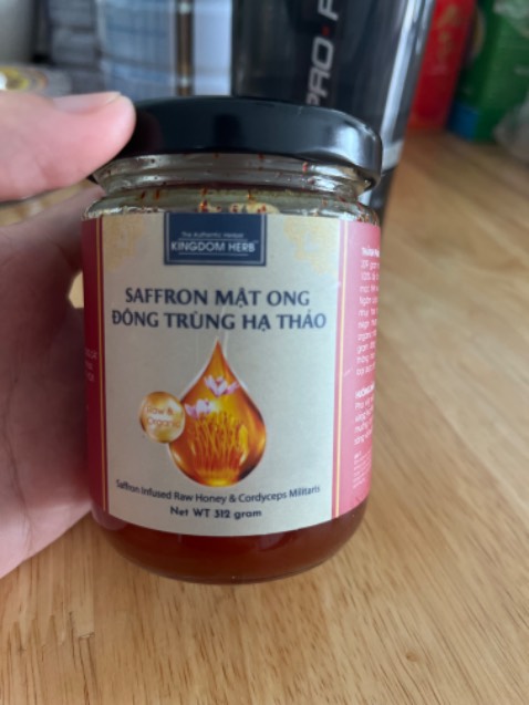 Hơi nhỏ so với mình nghĩ với lại thấy hơi ít Đông trùng hạ thảo, tự pha thêm táo đỏ với kỹ tử, nhìn chung ổn