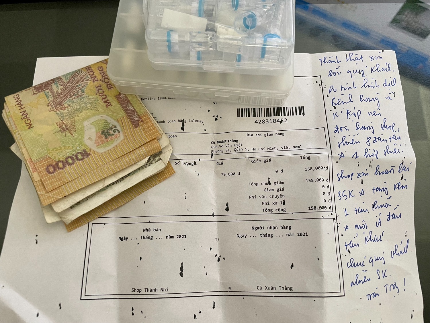 Shop không đủ hàng theo số lượng đặt, nhưng có thư xin lỗi, gửi lại 1 phần tiền kèm theo hộp đựng hàng và đổi 1 phần hàng khác có chức năng tương tự. Không được như hàng đặt mua nhưng đánh giá cao tinh thần trách nhiệm của shop, tuy nhiên nếu có thể vui lòng liên hệ trước khi có sự thay đổi.