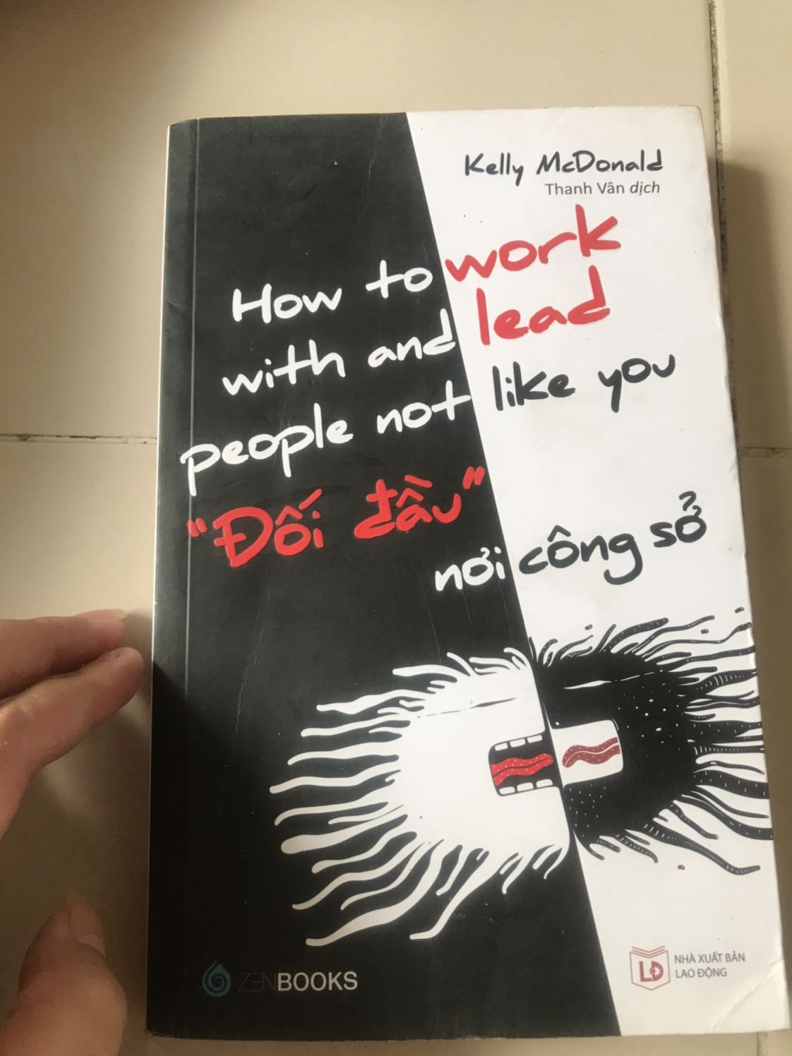 Cuốn sách k chỉ dơ mà còn bị cũ như sách đã qua sử dụng , đề nghị tiki đổi hàng lại giúp ...nếu ko hoàn tiền lại dùm!