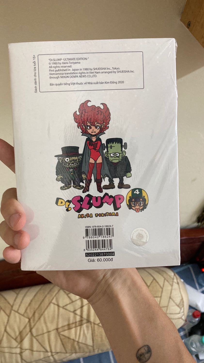 Sản phẩm giao tốt, không bị vấn đề gì. Mép bìa không hề bị cong, hàng giao nhanh và đúng hẹn