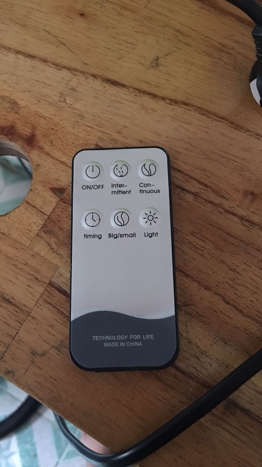 Remote bấm lúc ăn lúc không, nghĩ do hết pin nên mua pin mới gắn vô.. Ai ngờ gắn xong hết bấm được luôn. Đã phản hồi Tiki nhưng chưa thấy shop hồi âm.