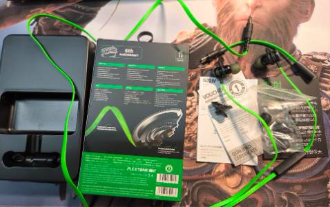 nghe nhạc thì tốt
game pubgm tiếng nhỏ, chuyển đổi type C tệ,nếu dùng cái tự mua thì tạm ổn
chơi game tệ, dễ rơi tai nghe dù đã thêm phụ kiện