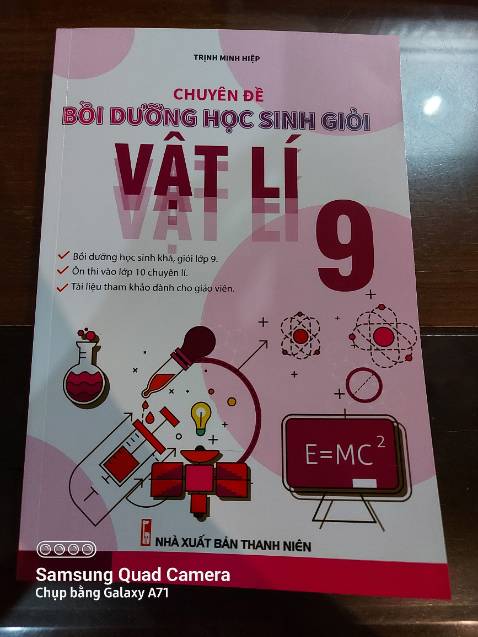 Sách hay, có nhiều dạng bài sát với kì thi hsg và tuyển sinh nha. Chủ yếu xoay quanh 2 chuyên đề điện với quang học thui nè