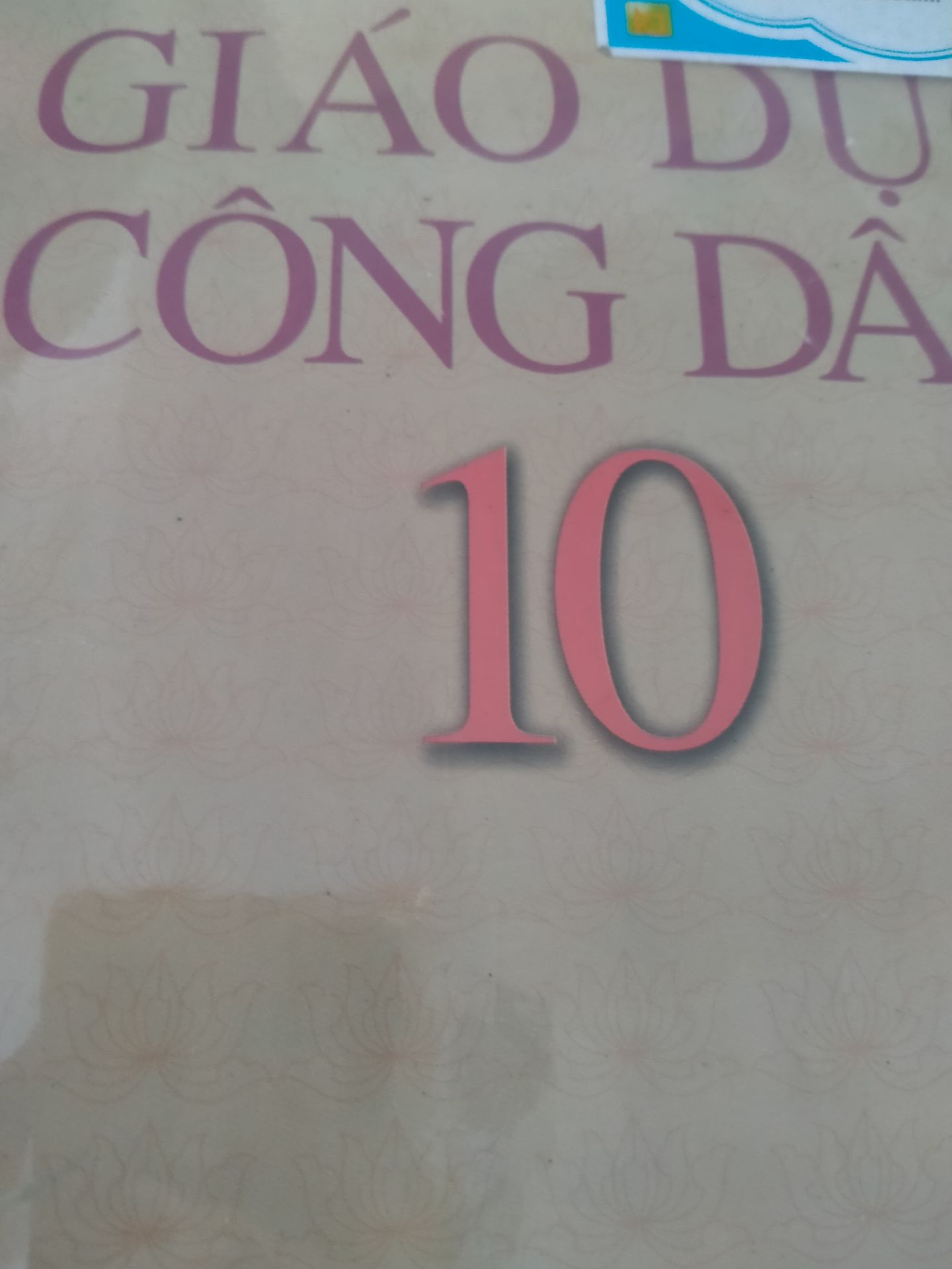 Sách viết về những kỉ niệm thời học trò trong trẻo, ngây thơ hồn nhiên. Rất thú vị. Sách rất mới, còn được bọc nilon. Hài lòng.