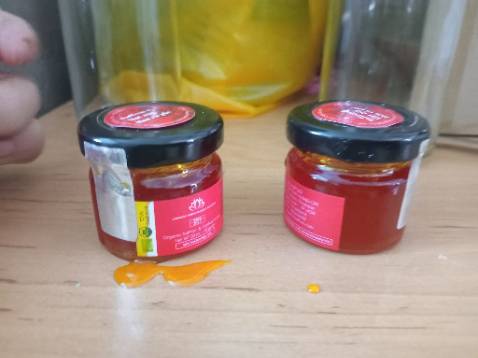 Chưa biết chất lươngk sao nhưng khi mở hàng ra mật chảy tùm lum