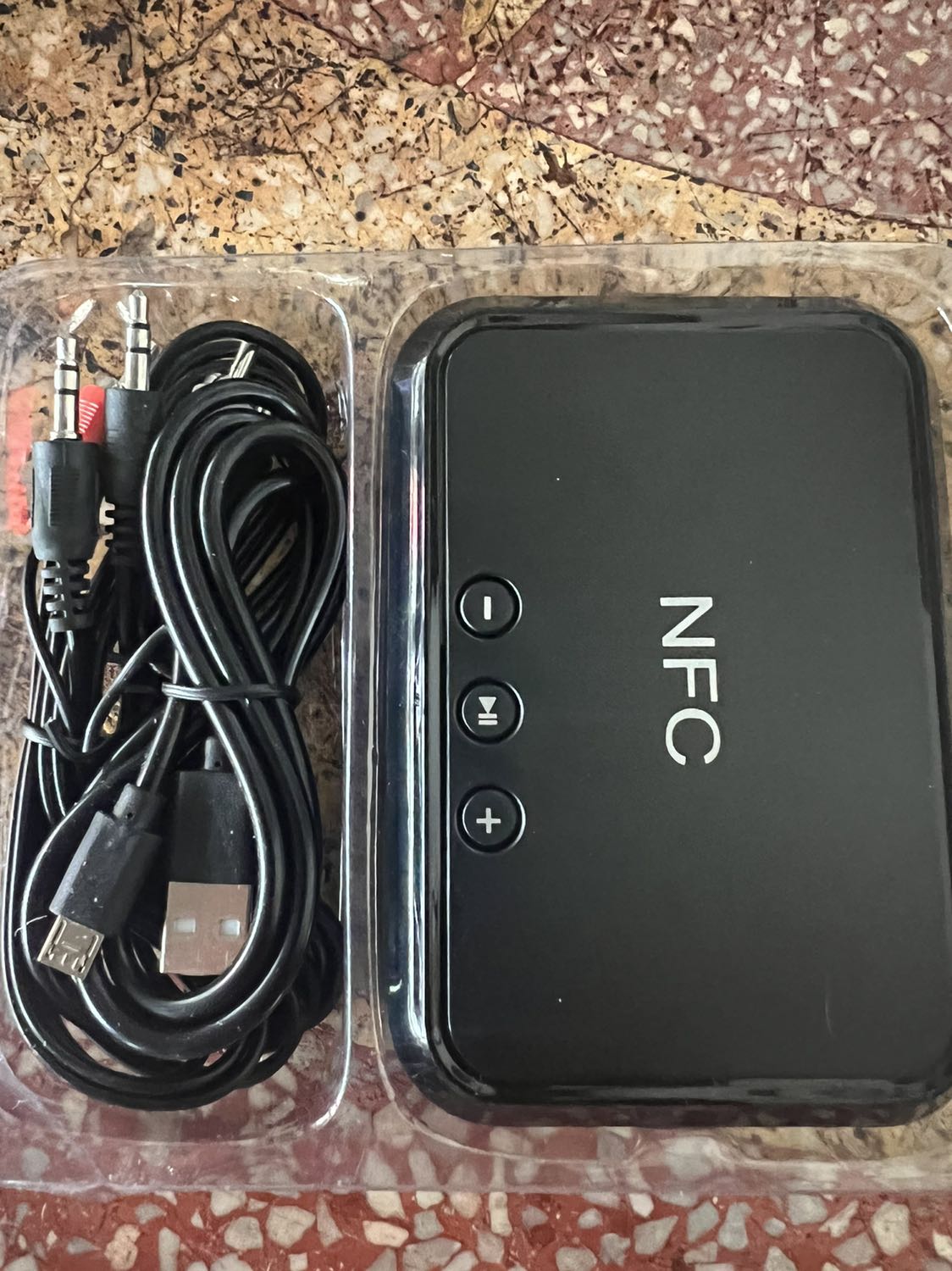 gủi hàng ko giống hình. bên trên ko có đèn led như đã quảng cáo