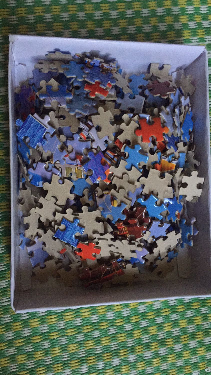 Thấy có bạn review ở sản phẩm tương tự là mảnh mỏng nhưng mình thấy mảnh khá cứng và chắc chắn. Tiki giao hàng đúng hạn. Vì đây là món đồ chơi ưa thích của mình nên mình ưng lắm. Cảm ơn Tiki nha ?