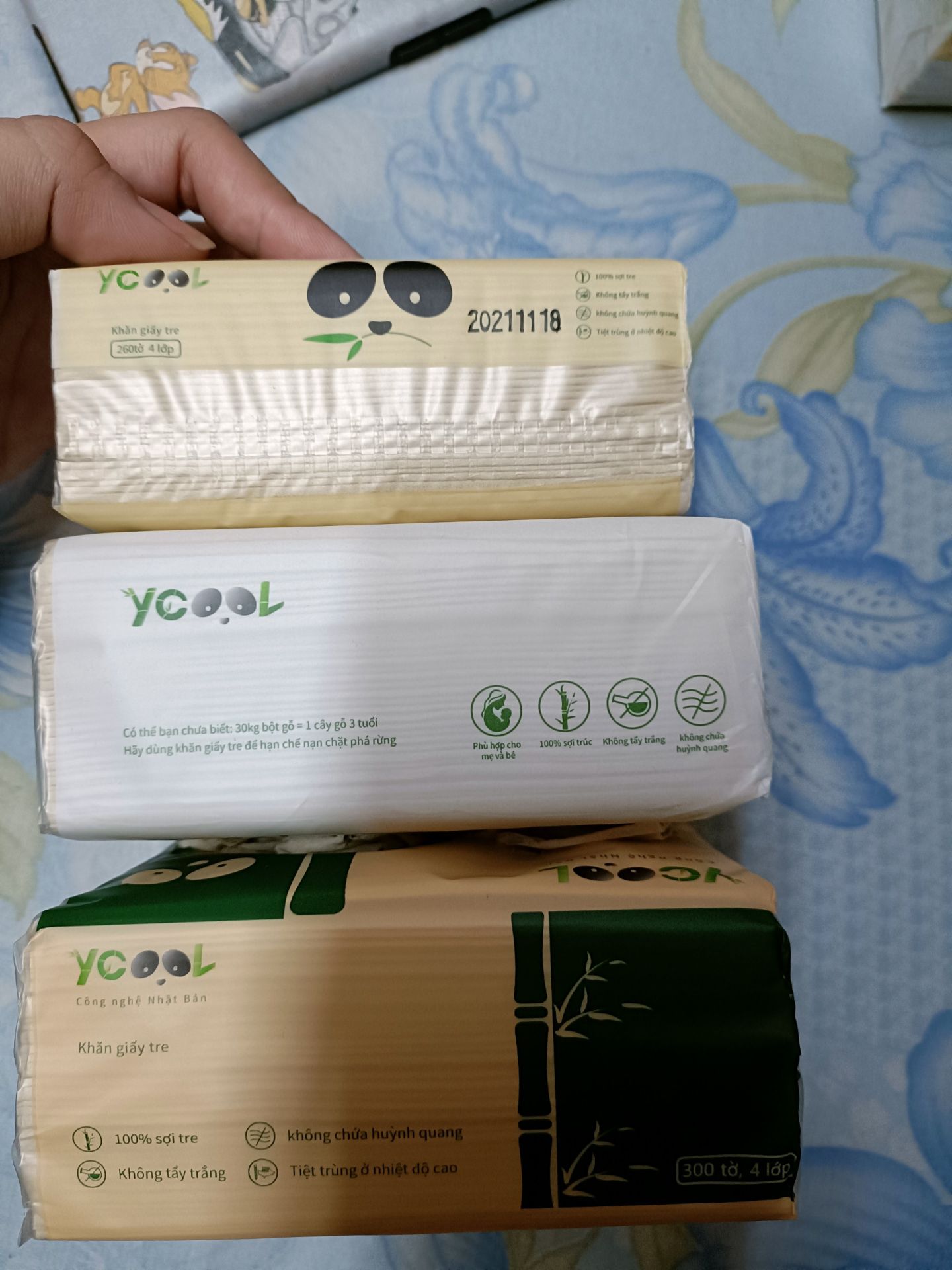 Loại này mình đã từng sử dụng loại gói dài hơn 1 bịch 6 gói thấy khá ok ép giấy chắc chắn, giờ thử xài loại gói nhỏ thì hơi thất vọng nhẹ, giấy ép ko thẳng rút ra 1 tờ thì 4 lớp của 1 tờ cũng ko thẳng lệch lạc. 4sao thôi