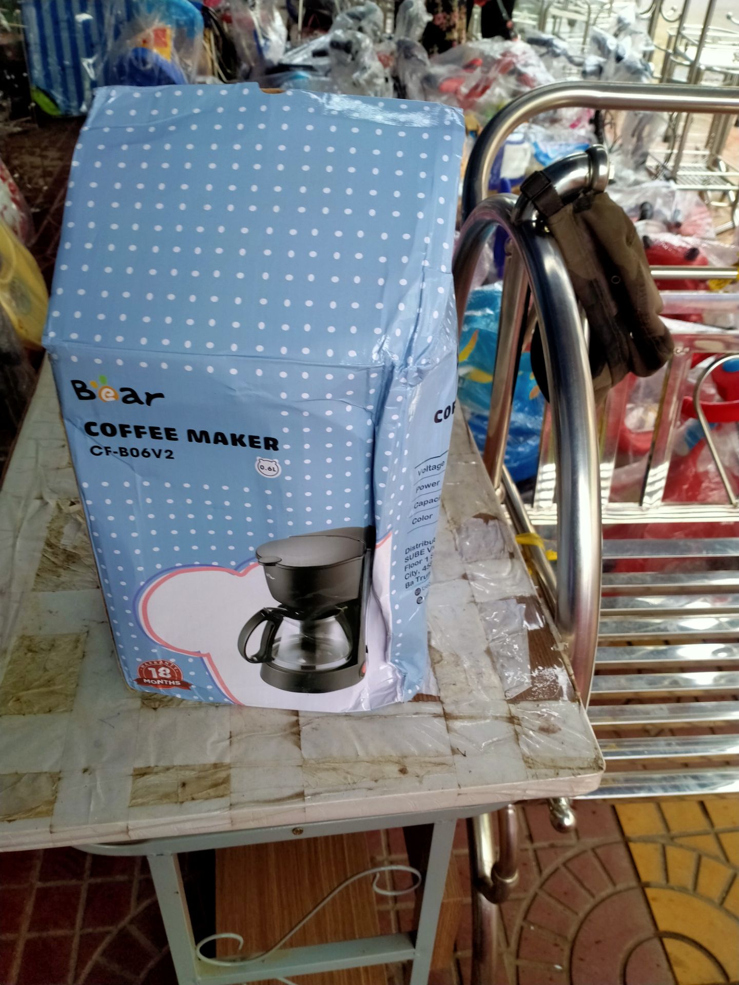 tôi yêu cầu đổi hàng không rượt xác cafe. cafe ra lỏng và xác cafe ra theo