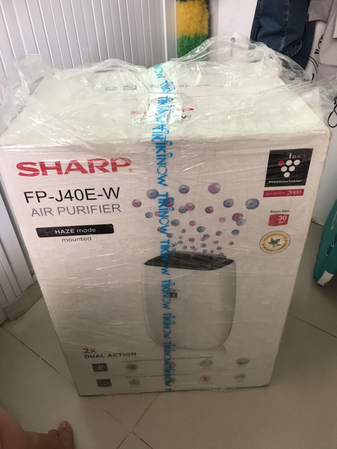 Đặt hàng ngày 25/05 - 27/05 đã giao rồi. SP giao nhanh
Mình sử dụng thử rồi mới viết đánh giá cho khách quan
máy oke. Phát hiện bụi có chuyển màu cam. Xịt thử nước hoa gần máy , máy chuyển sang màu đỏ một hồi phòng hết mùi nước hoa. 
Máy gọn nhẹ cũng dễ di chuyển phù hợp với phòng nhỏ Đặt hàng ngày 25/05 - 27/05 đã giao rồi. SP giao nhanh
Mình sử dụng thử rồi mới viết đánh giá cho khách quan
máy oke. Phát hiện bụi có chuyển màu cam. Xịt thử nước hoa gần máy , máy chuyển sang màu đỏ một hồi phòng hết mùi nước hoa. 
Máy gọn nhẹ cũng dễ di chuyển phù hợp với phòng nhỏ