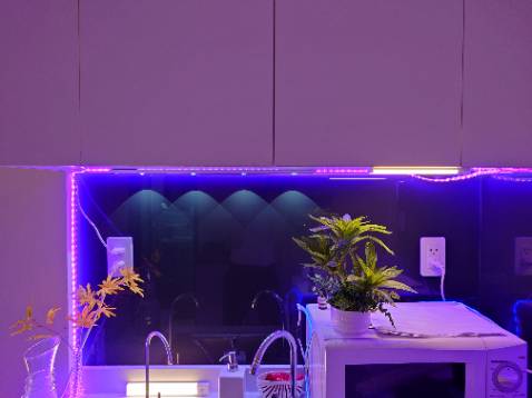 Giống hình, mới đầu chức năng có vẻ ổn, dùng lâu mới biết. Giá cả hợp lý.