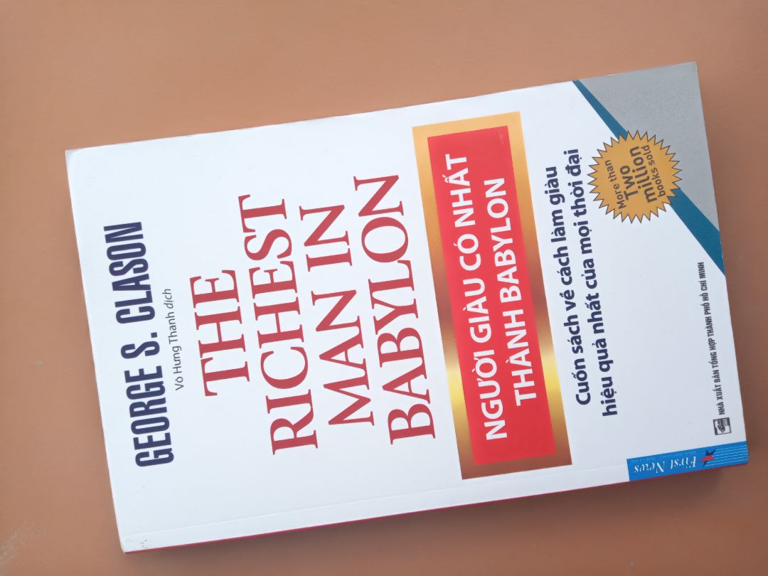 Bởi trước đó đã mua rất nhiều sách trong cùng đợt sale tháng 6 nhưng lần này nhận sách thấy rất thất vọng, sách nhăn và bị rạch ở bìa, lúc mở cũng hơi bụi. Chất lượng giấy khá ổn, nhẹ. ??