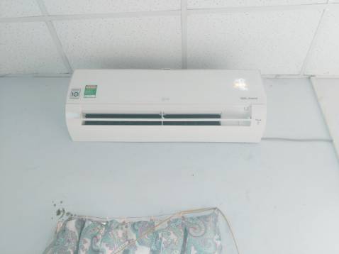 SP vận hành êm ái, làm lạnh nhanh, tốt chế độ lọc không khí rất đáng tiền và thật sự hiệu quả giao hàng nhanh nhưng nhân viên lắp đặt không chuyên nghiệp làm thì xả rác tùm lum khoan rớt bụi cũng không dọn dẹp cho chủ nhà, lắp dàn nóng thì không hút chân không. Rất ghét thái độ của nhân viên lắp đặt đề nghị tiki chỉnh đốn lại các nhân viên lắp đặt và yêu cầu phải qua hút chân cho tôi.