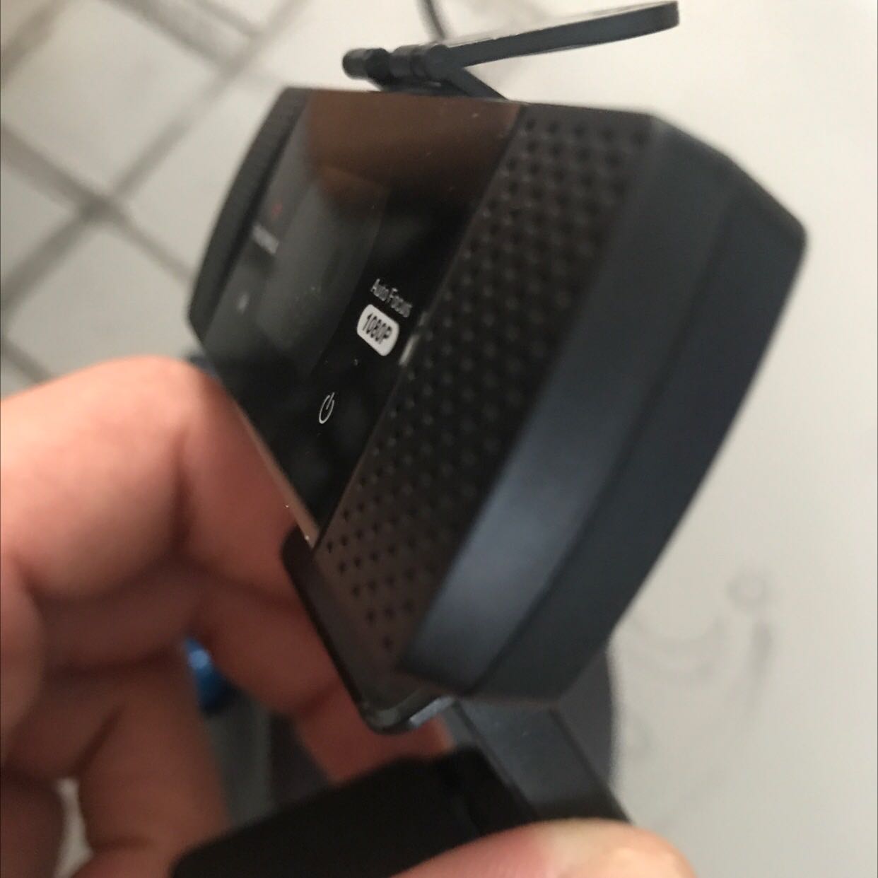 Camera ngon hơn tưởng tượng. Quay chất lượng ban đêm cũng khá tốt. Nhìn chung là bất ngờ với chất lượng sản phẩm