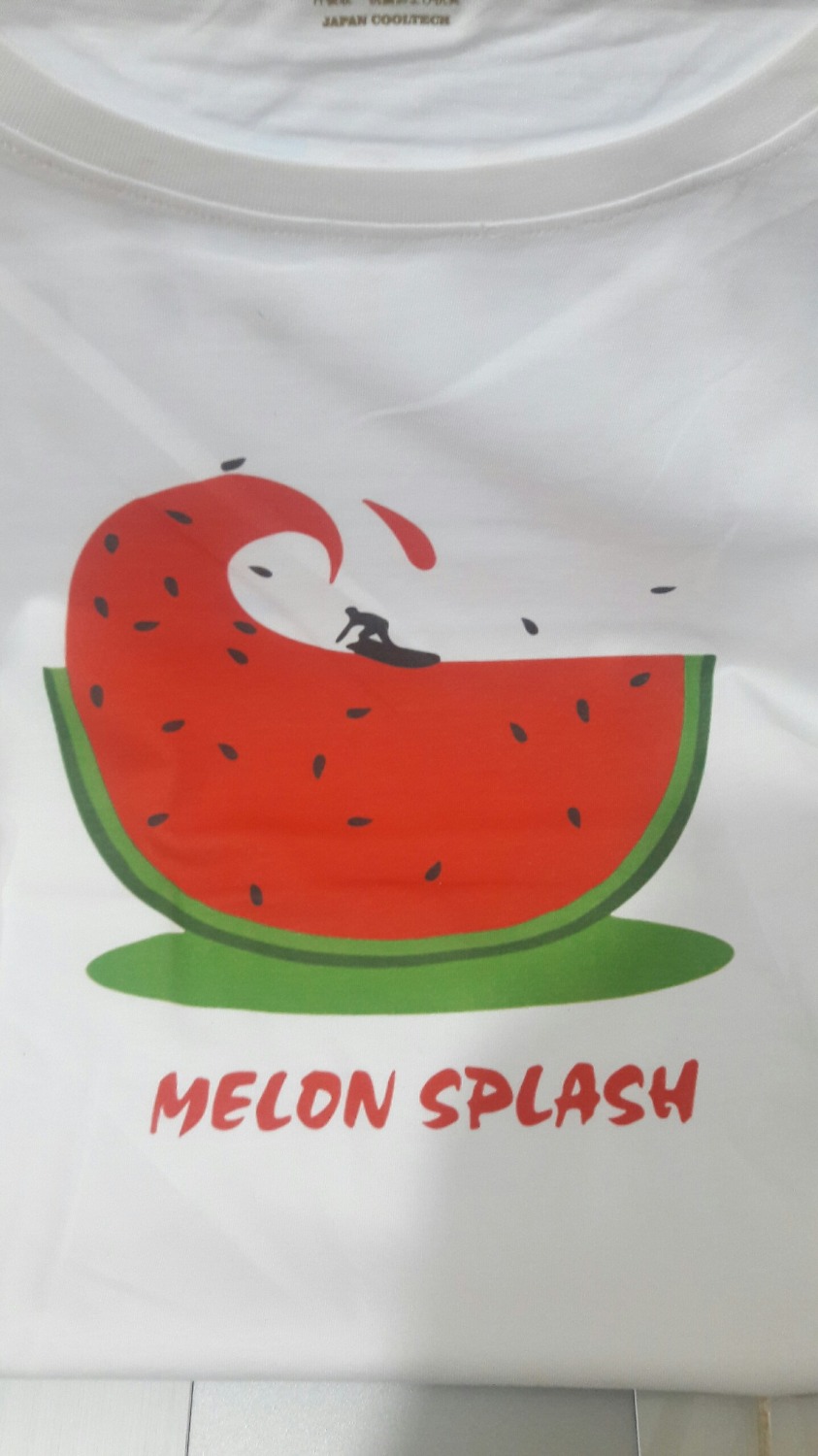 áo in hình xinh ghê, mình nhận được hàng mở ra xem hài lòng chất lượng của sản phẩm, vải áo mặc thích cực, shop buôn bán uy tín