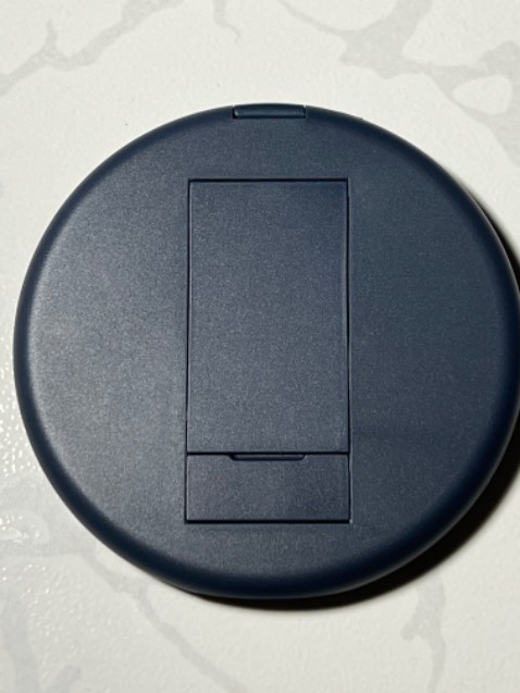 Sạc cho iPhone khá ổn. Mặc dù dùng pin dự phòng, USB output + Lightning input, tốc độ sạc ở mức chấp nhận được.
Thiết kế gọn nhẹ, tiện lợi.