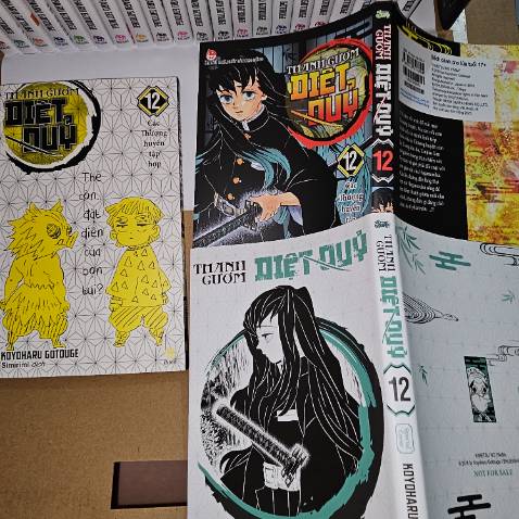 Không để đợi tới 2029 ra movie để xem đoạn kết nên lụm lej bộ này. Sắc nét, giấy in cứng cáp, đẹp, thơm phức í a.