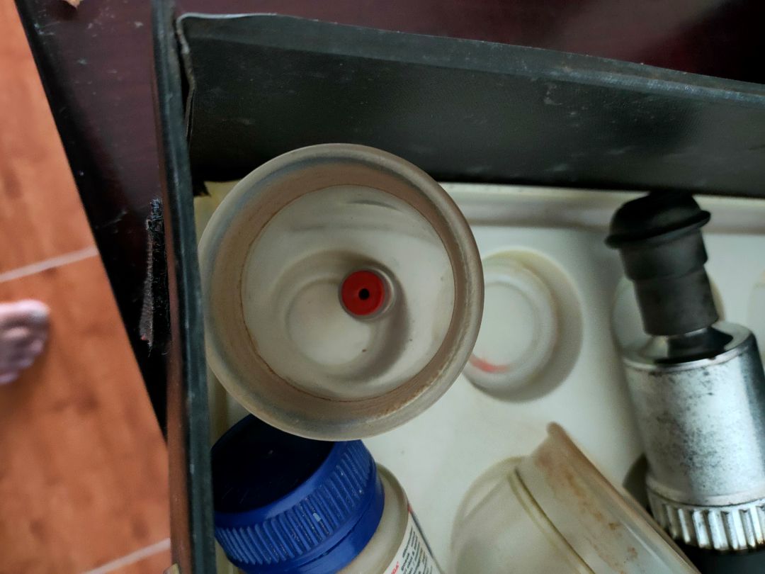 Nhà mình mua bộ này cách đây 10 năm, nay cũ quá mua bộ mới, hơi thất vọng sau chừng đó thời gian không cải thiện được gì, lần trước cũng bị 3.4 cái không sử dụng được giờ cũng vậy, do cao su không tốt hay lắp ráp không tốt, bị ốm mà phải tháo ra lắp vào 😅😅😅. lúc được lúc không.