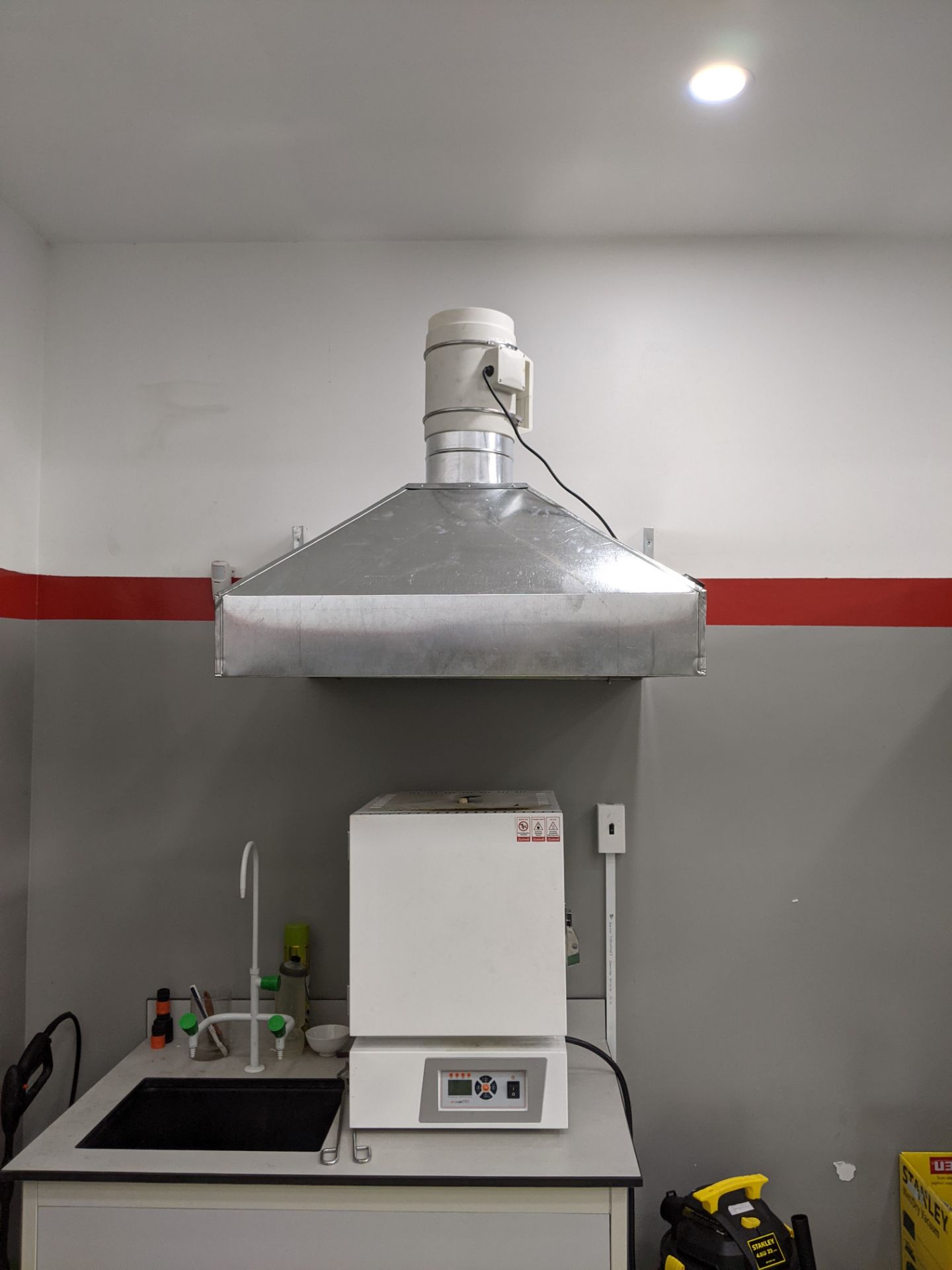 Hàng đúng như mô tả, giao hàng nhanh. Đặt hàng thứ 6 mà thứ 2 đã giao rồi