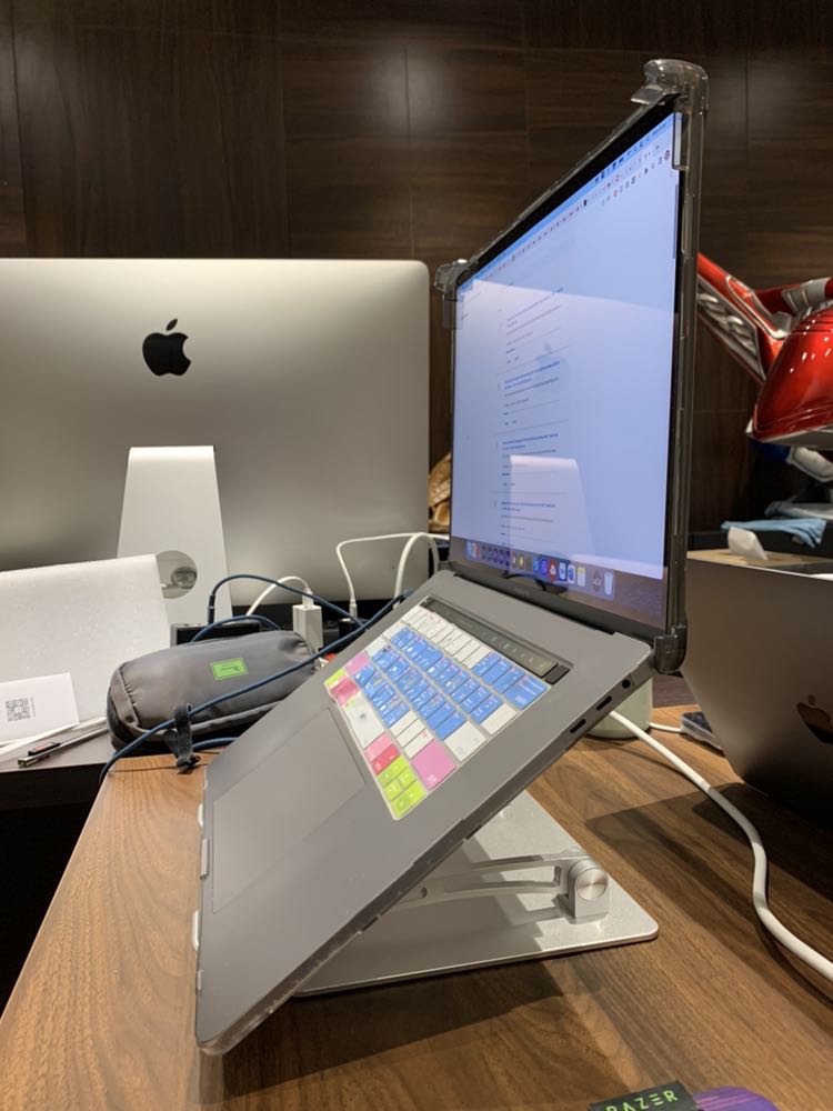 Đóng gói giao hàng nhanh, sản phẩm chất lượng. Khớp nối trục rất chắc chắn khi bẻ. Chịu tải đc laptop 16 inch