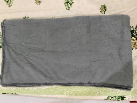 Xuất sắc. Nhẹ, mịn, rộng, rẻ. Rất đáng mua.