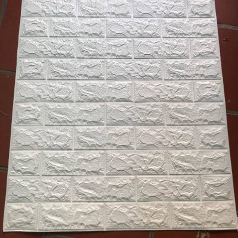 Họa tiết đơn giản, màu sắc tươi sáng, dễ dán, giá hợp lý