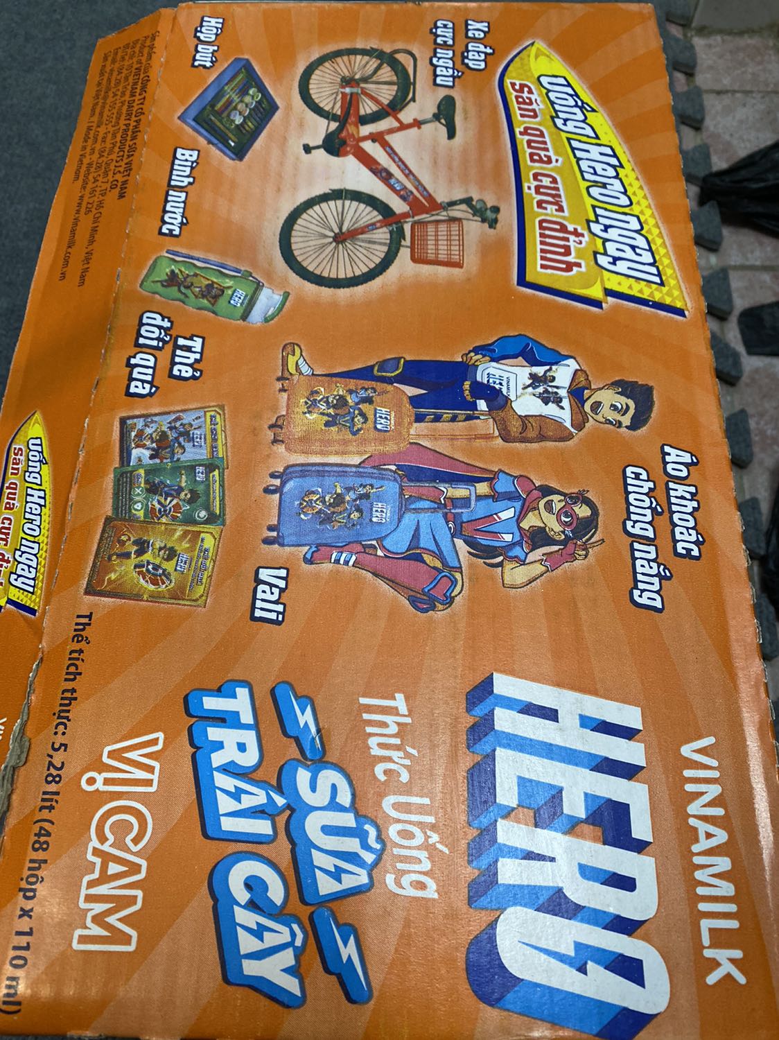 Hàng đúng miêu tả giao hàng nhanh. Vừa nhận hàng trẻ con đã mở uống ngay. Date cũng khá dài