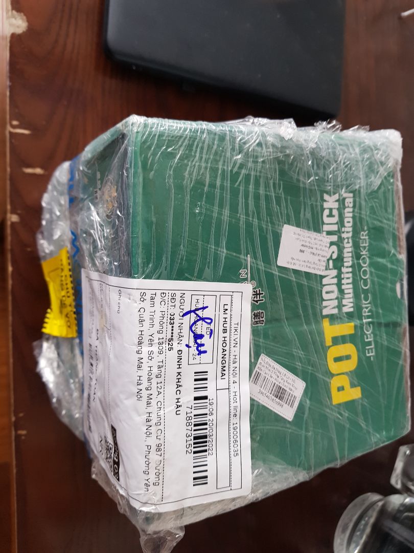 bực ghê người. mua ngay cái nồi bị lỗi. cắm điện 30 phút mà ko nóng một bát nước. mình đã nt shop và gọi tiki mà chế độ đổi trả của tiki hà nội làm cực lâu luôn. ở hải phòng giải quyết vẫn nhanh hơn, ngay cả vấn đề gửi email cũng thấy hn quá lâu. mình đang đợi nhân viên gọi thu hồi sản phẩm lại đây. mà lâu quá trời.. .. ( sau khi đổi trả lấy sản phẩm khác thì rất hài lòng, shop cũng tận tình. chắc sản phẩm khác lỗi là do nhà sản xuất. nên cũng không thể trách tiki hay shop được).