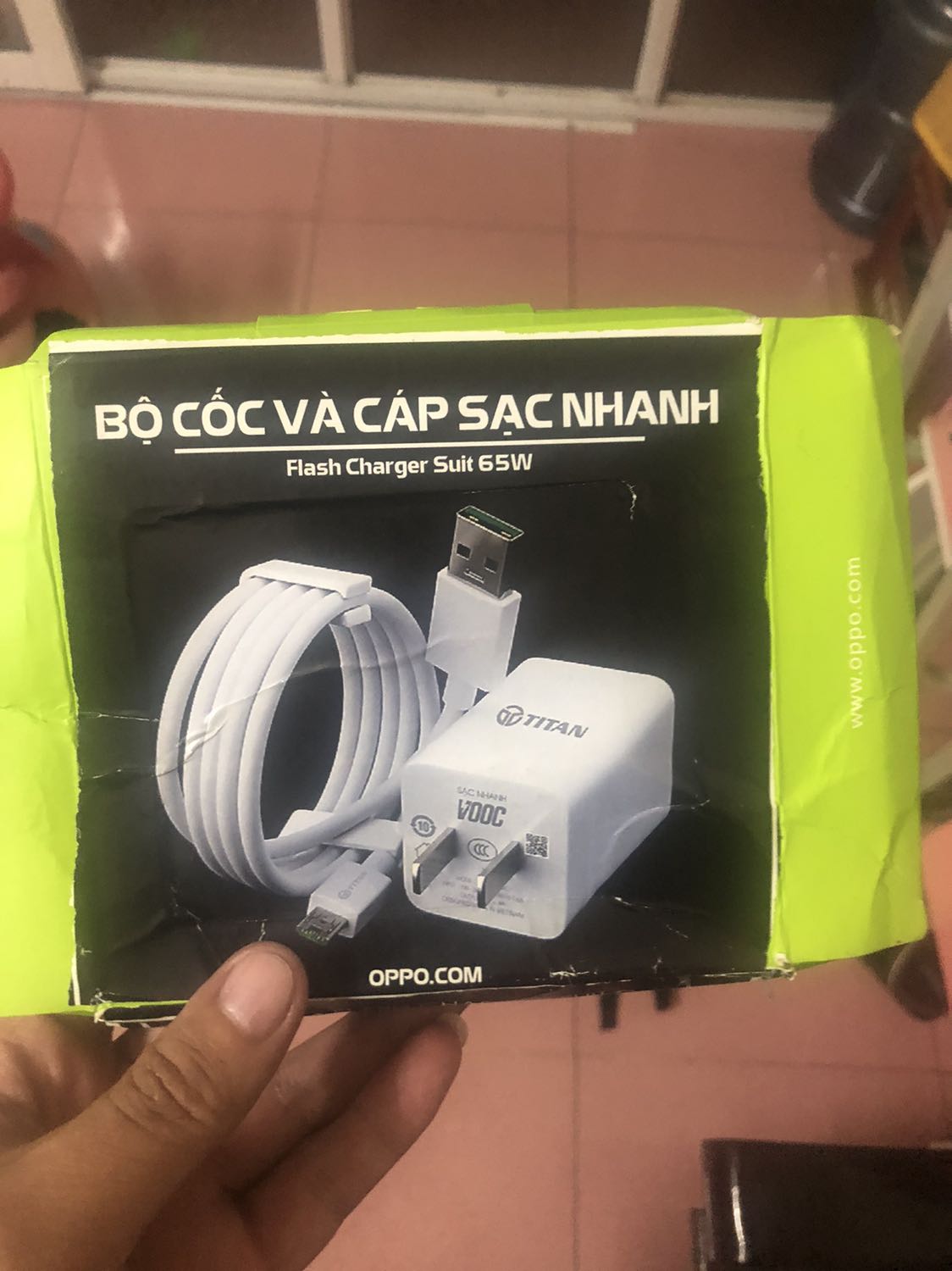 Hàng bán thì ghi Baseus sp lại là loại khá. Sp nhận đc lại la ôppo. Như hàng gia công