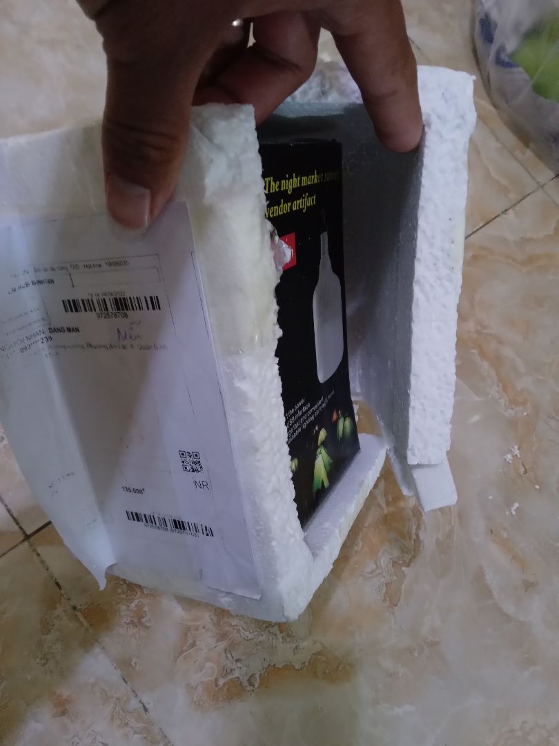 chào shop e đặt 3 đèn với giá 39k. tổng đơn hàng 3 cái. sao lại giao e 1 cái mà tính tiền thì tính 3 cái chào shop e đặt 3 đèn với giá 39k. tổng đơn hàng 3 cái. sao lại giao e 1 cái mà tính tiền thì tính 3 cái