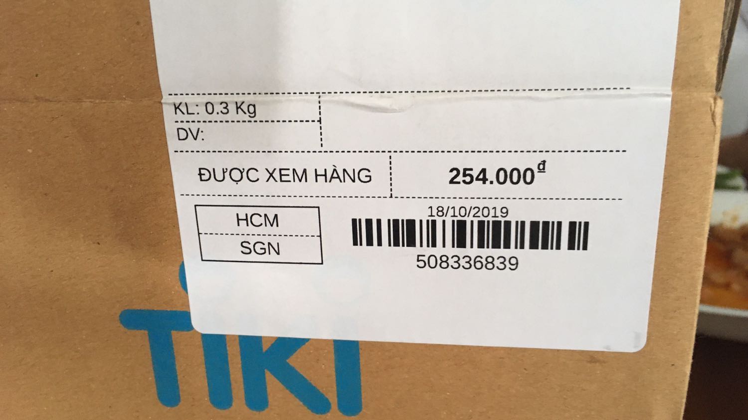 Trưa nay , nhận được hộp quà bên trong không có gì hết . Thất vọng vô cùng vì đây là quà 20/10 . Tiền đã trả mà không có lắc tay và dây chuyền . Shop xem lại camera đi! 
Tôi không muốn chuyện này xảy ra lần nữa. Vì tôi mua hàng của Tiki rất nhiều lần nhưng không có lần nào bị như vậy cả.