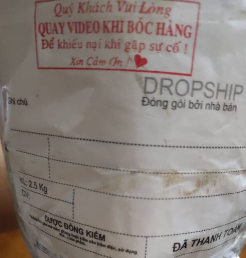 đặt hàng tầm khoảng 10 giờ tối thứ tư và sáng thứ bảy 10 giờ đã nhận được rồi.
-không có ghi sản phẩm bên ngoài là hay lắm
- có thêm lời dặn ở phía ngoài nữa, shop hay ghê
vậy là vừa rẻ mà còn chu đáo nữa, Mình sẽ lưu lại đơn hàng, shop này để năm sau nó rách thì mua.
- sản phẩm có giá mềm, nhưng cũng chỉ cầm cho chắc, chứ nó vẫn còn đau nhẹ nha. giá vậy hợp lý rôi