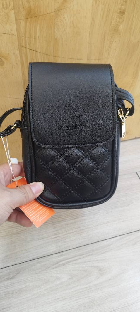 Túi thích lắm ạ bên ngoài nhỏ gọn nhưng bên trong rộng lắm ạ đường chỉ may rất đẹp . Giá cả lại quá hợp lý .... Luôn ủng hộ shop ạ !