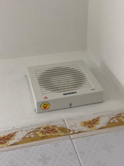 Quạt senko chính hãng, hơi ồn, nhỏ nhưng hút khá khoẻ. Tặng shop 5 sao