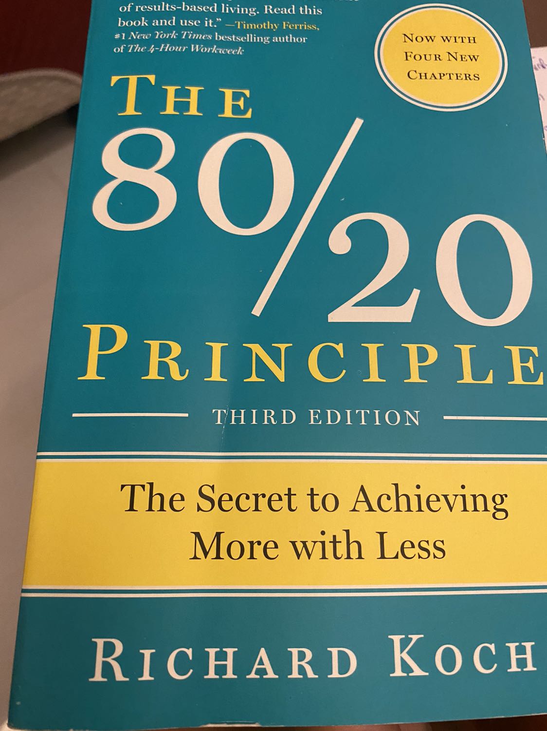 Sách bị rách phần bìa. Nên đóng gói cẩn thận hoặc cung cấp dịch vụ bọc sách vì giấy bìa khá dễ bay màu bong tróc. 

Nội dung khá hay. Cuốn sách viết theo cấu trúc hợp lý, đi từ căn bản đến mở rộng và tập trung về mảng business. Nên có hiểu biết sơ lược về chiến lược kinh doanh thì sẽ hiểu được nhiều hơn ở cuốn sách này.