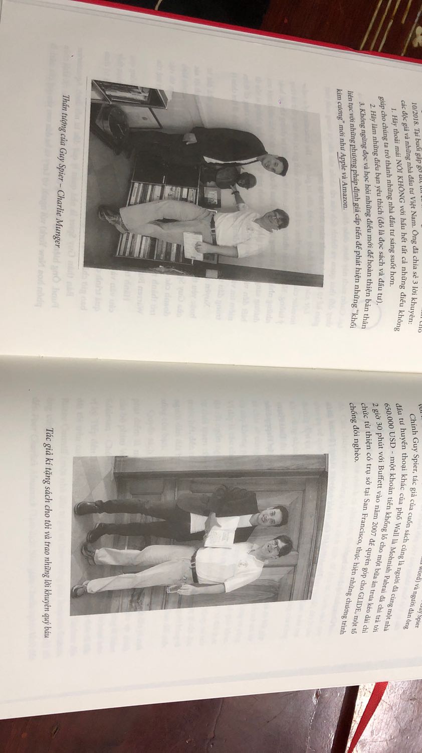Rất rất hay nhé mọi người ơiii.. Mình bị cuốn vào sách luôn , cứ muốn đọc thôi . Ngôn ngữ giản dị dễ hiểu . quyển sách này giúp mình có cái nhìn lạc quan về đầu tư mà còn trong cuộc sống nữa. Rất đáng đồng tiền và mình thật sự hạnh phúc vì đọc được Quyển sách này. Cảm ơn Happy Live . Cảm ơn Tiki giao hành nhanh ( nhưng mình hi vọng Tiki nhè nhẹ tay , nhìn sách móp móp xót xót sao ý ) hichic ..