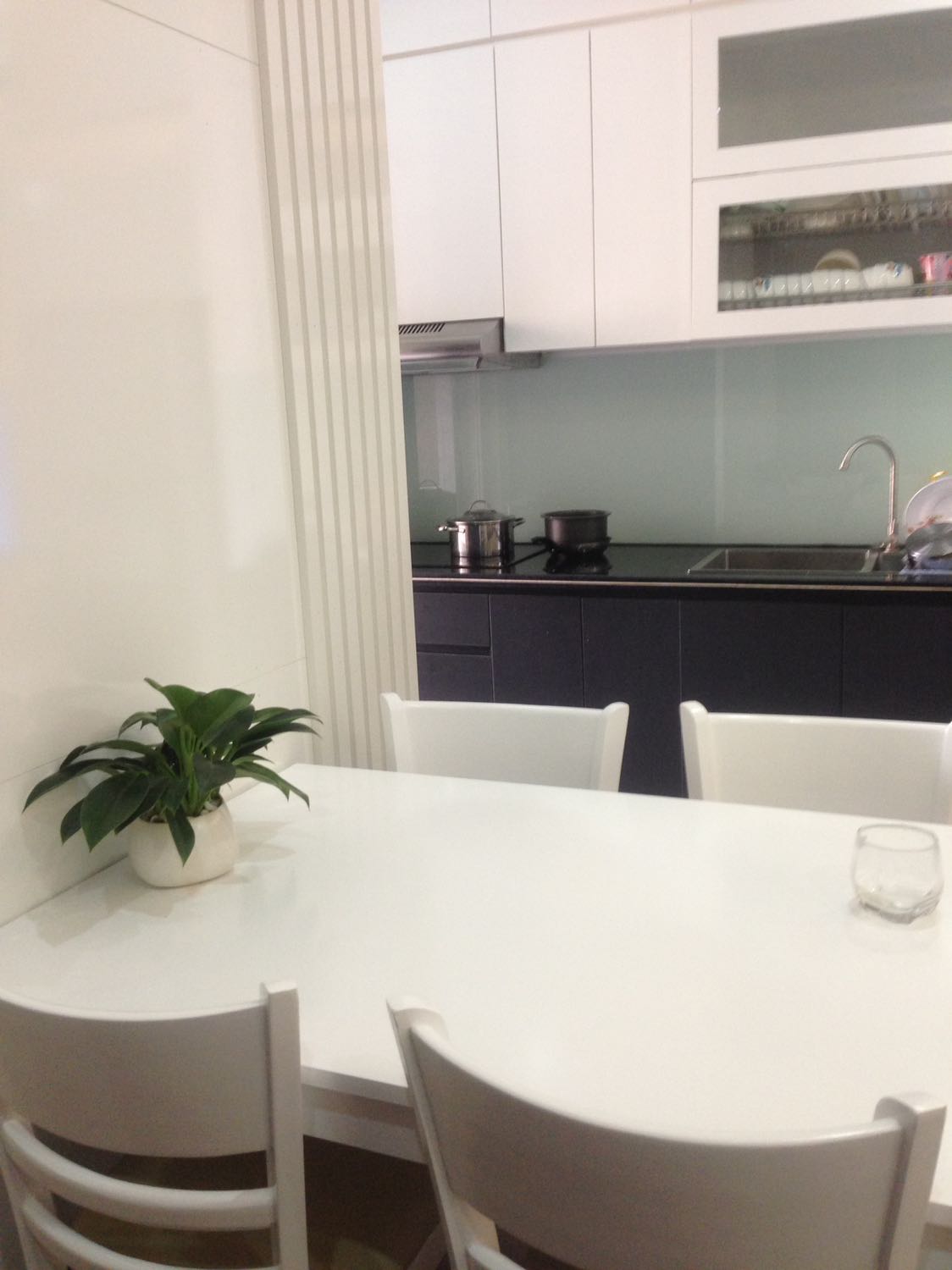 Đẹp và chắc chắn. Đây là món hàng thứ 12 mình đặt trên tiki, món nào cũng tuyệt vời, cảm ơn tiki.