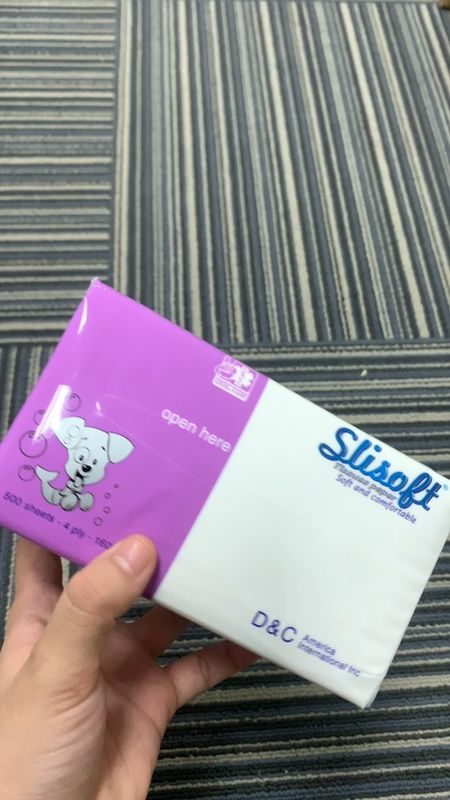 Khăn giấy thì nội dung c đánh giá giống hệt nhau giúp em. CÒn về hình ảnh thì n khacs nhau xíu. Loại khăn giấy Vàng tự nhiên là ảnh túi màu xanh, sp khăn giấy trắng tự nhiên là c lấy ảnh túi tím ạ