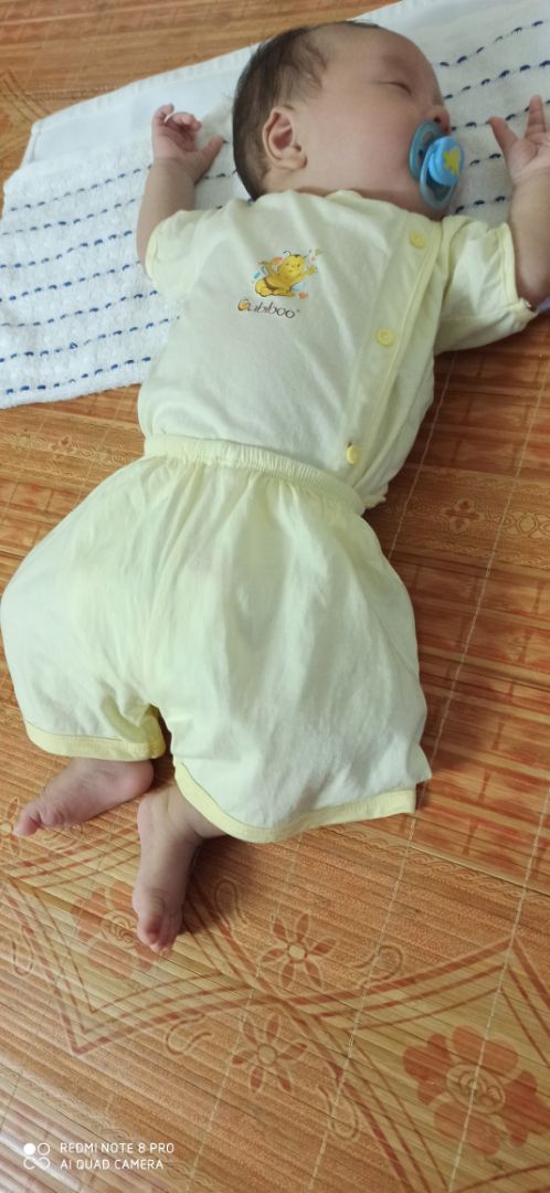 Ưng nha.Mãi mới tìm đc shop có chất liệu quần áo ổn và giá cả vừa túi tiền. Quần áo thoải mái, bé nhà mình nặng 5,6kg nha.Mong shop có thêm nhiều sản phẩm cho bé để có thêm nhiều sự lựa chọn.Mỗi tội ship ra chỗ mình hơi lâu thôi