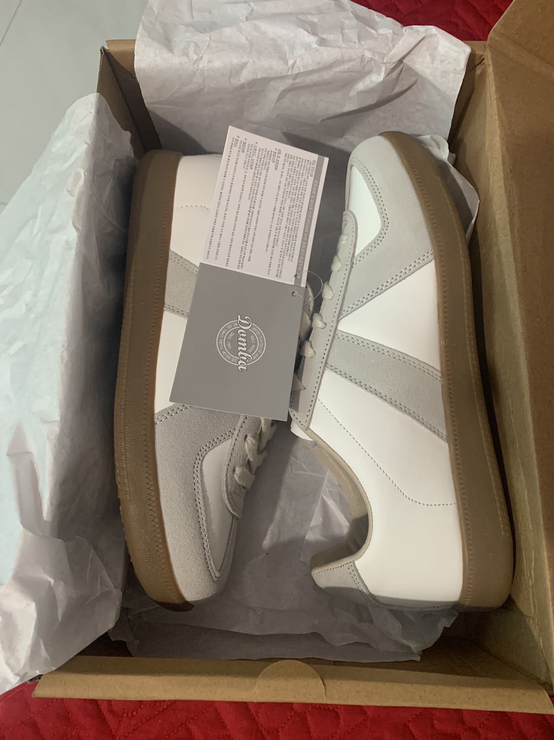 Giày ổn, đóng hàng cẩn thận, mỗi tội giao hàng hơi chậm