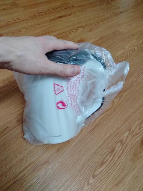 Đóng gói cẩn thận, giao hàng nhanh. Nhìn hình thức đẹp. Chất lượng thì phải dùng 1 thời gian mới biết đc